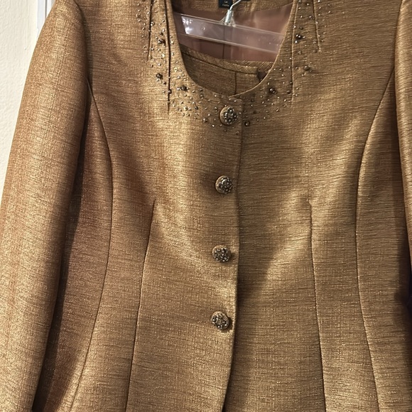 Bronze 2 piece suit - Picture 2 of 3
